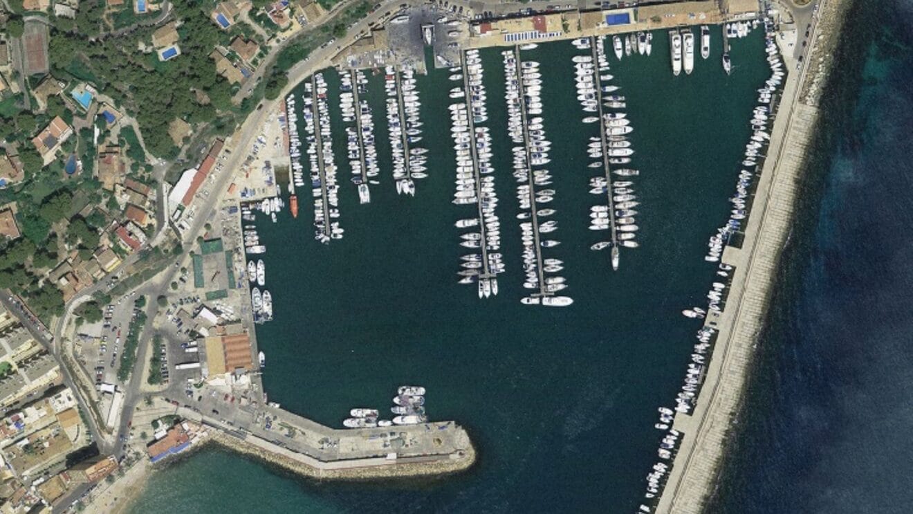 Vista aérea del puerto de Xàbia y las instalaciones del Club Náutico