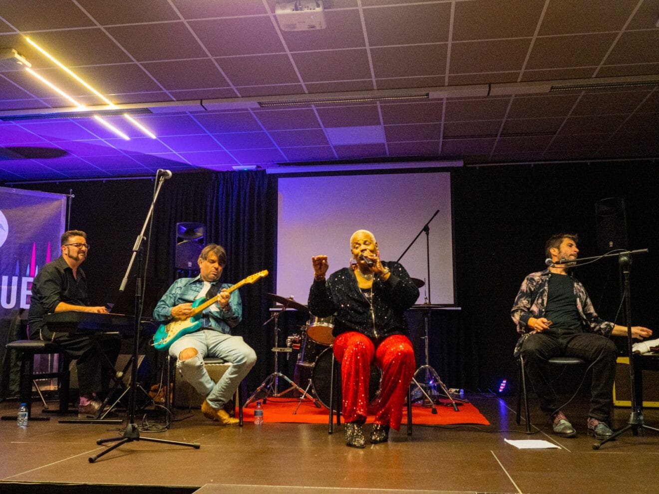 Actuación de Sheryl Sheryl Youngblood