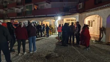 Asistencia a vecinos en el incendio de Jávea Park (1)