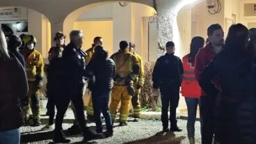 Asistencia a vecinos en el incendio de Jávea Park (2)