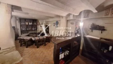 Bodega en sótano con bar privado para encuentros sociales