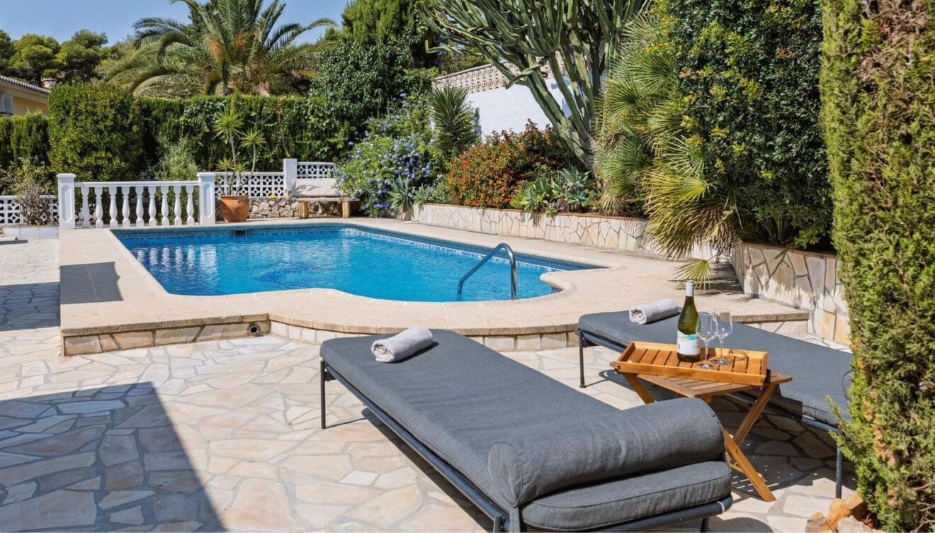 Cocina exterior con barbacoa en Casa Nero Costa Blanca