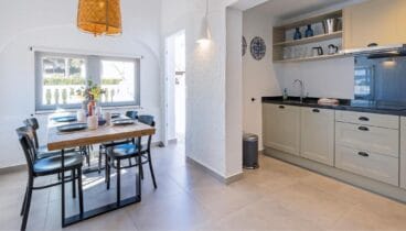 Menjador amb accés directe a la terrassa a Costa Blanca