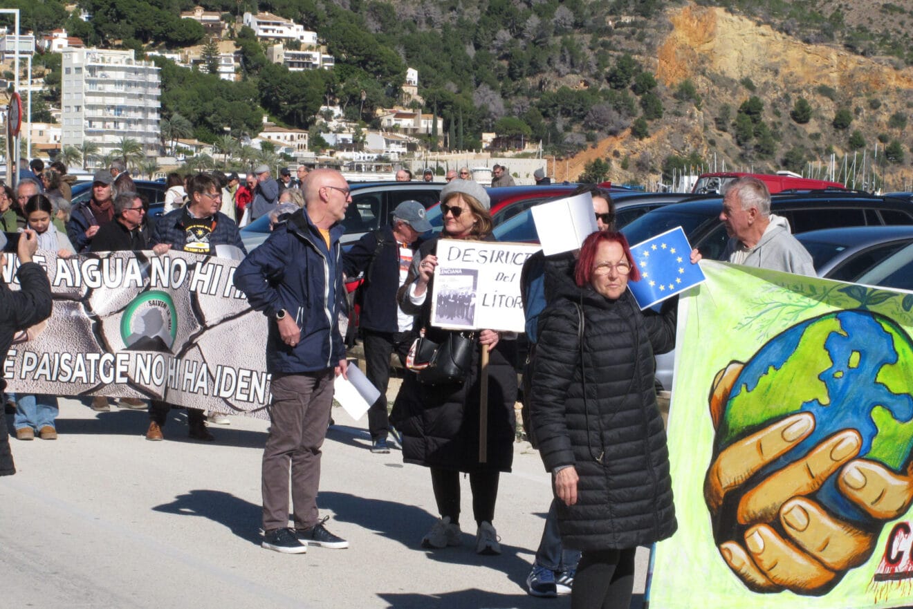 Decenas de personas realizaron una caminata en defensa del litoral (27)
