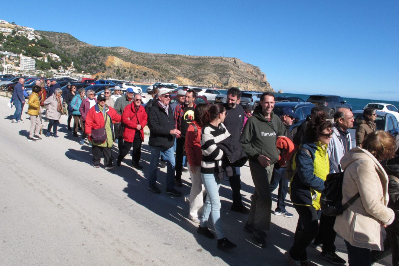 Decenas de personas realizaron una caminata en defensa del litoral (36)