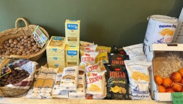 Tienda gourmet con productos locales seleccionados