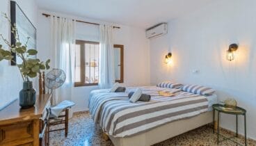 Espais interiors amplis i lluminosos de vila a Xàbia