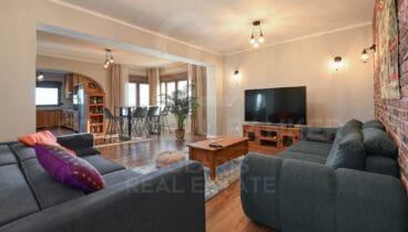 Interior funcional amb espais connectats a Xàbia