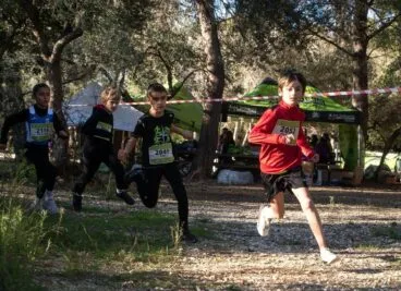 Joves corredors al Mini Trail 2026