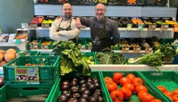 Compra saludable en tienda de alimentación local