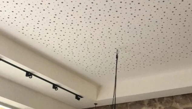 Imatge: Saló acabat amb sostres de disseny amb pladur