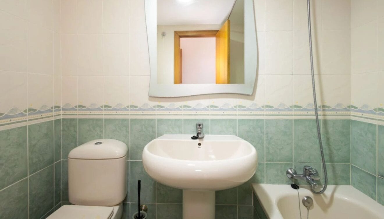 Segundo baño reformado en vivienda de Vicens Ash Properties
