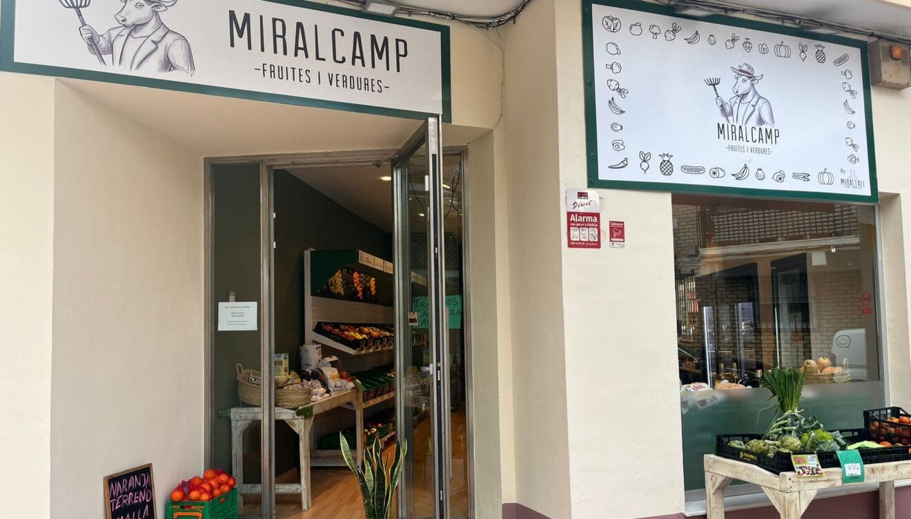 Tienda tradicional renovada con oferta completa
