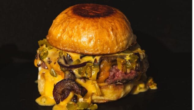 Imagen: Una salsa dorada que parece oro de verdad