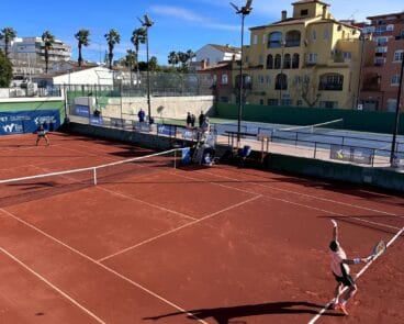 Vista general d´una de les pistes del Club de Tennis de Xàbia durant la celebració del torneig internacional ITF