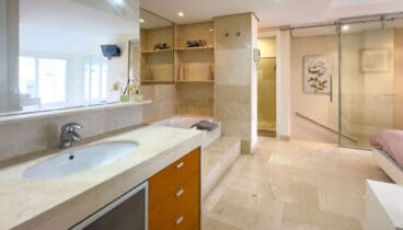 Ático en Jávea con interior funcional y lleno de luz natural