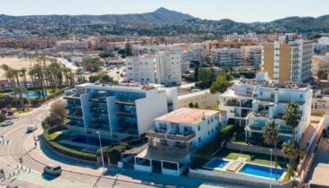 Ático en Jávea con panorámicas al Mediterráneo y al paisaje del Montgó