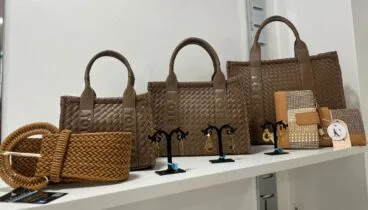 Bolsos de Vanity Shoes en tonos neutros fáciles de combinar con cualquier look