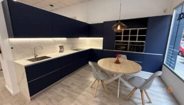 Cómo aplicar el claroscuro en la cocina para lograr equilibrio y estilo