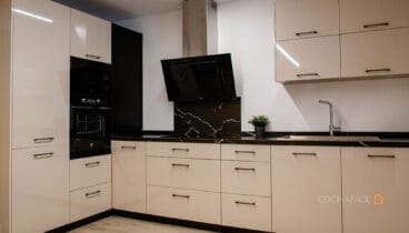 Cómo usar el contraste cromático para integrar cocina y salón sin barreras