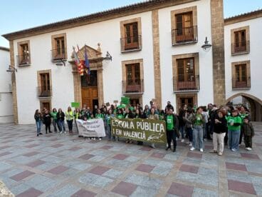 Concentración de docentes en Xàbia (4)