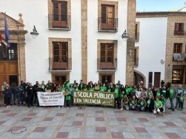 Concentración de docentes en Xàbia (7)