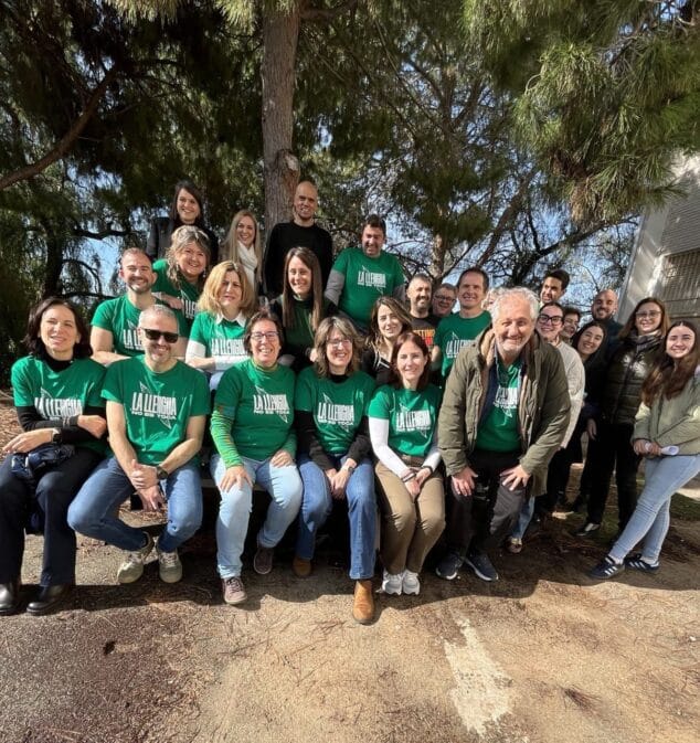 Imagen: Concentración en el IES Antoni Llidó