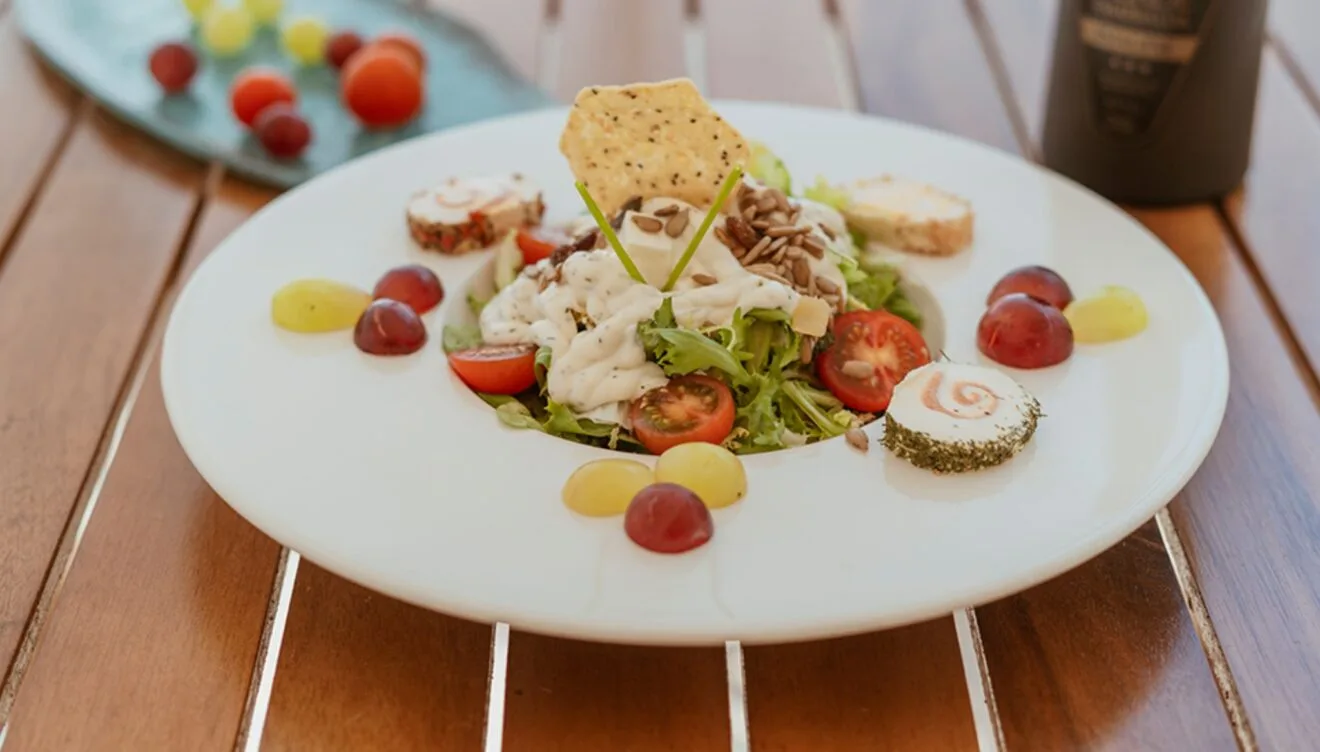 Disfrutar de la Cala Granadella en marzo con Restaurante Sur