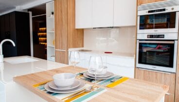 El contraste como clave del diseño de cocinas modernas y equilibradas