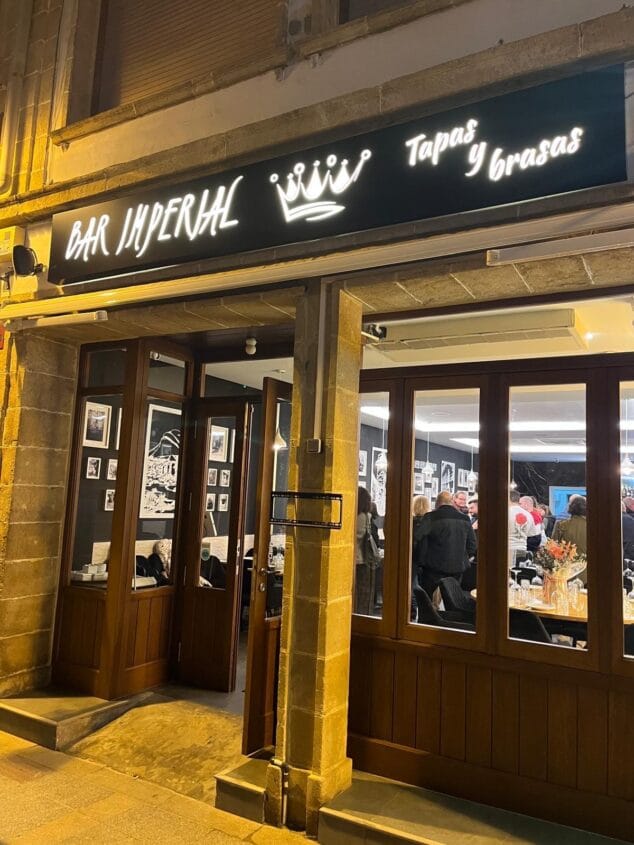 Imagen: Entrada del Bar Imperial