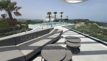 Exterior de villa de lujo con piscina privada y terrazas en Balcón al Mar Jávea