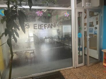 Humedad en el cristal del aula