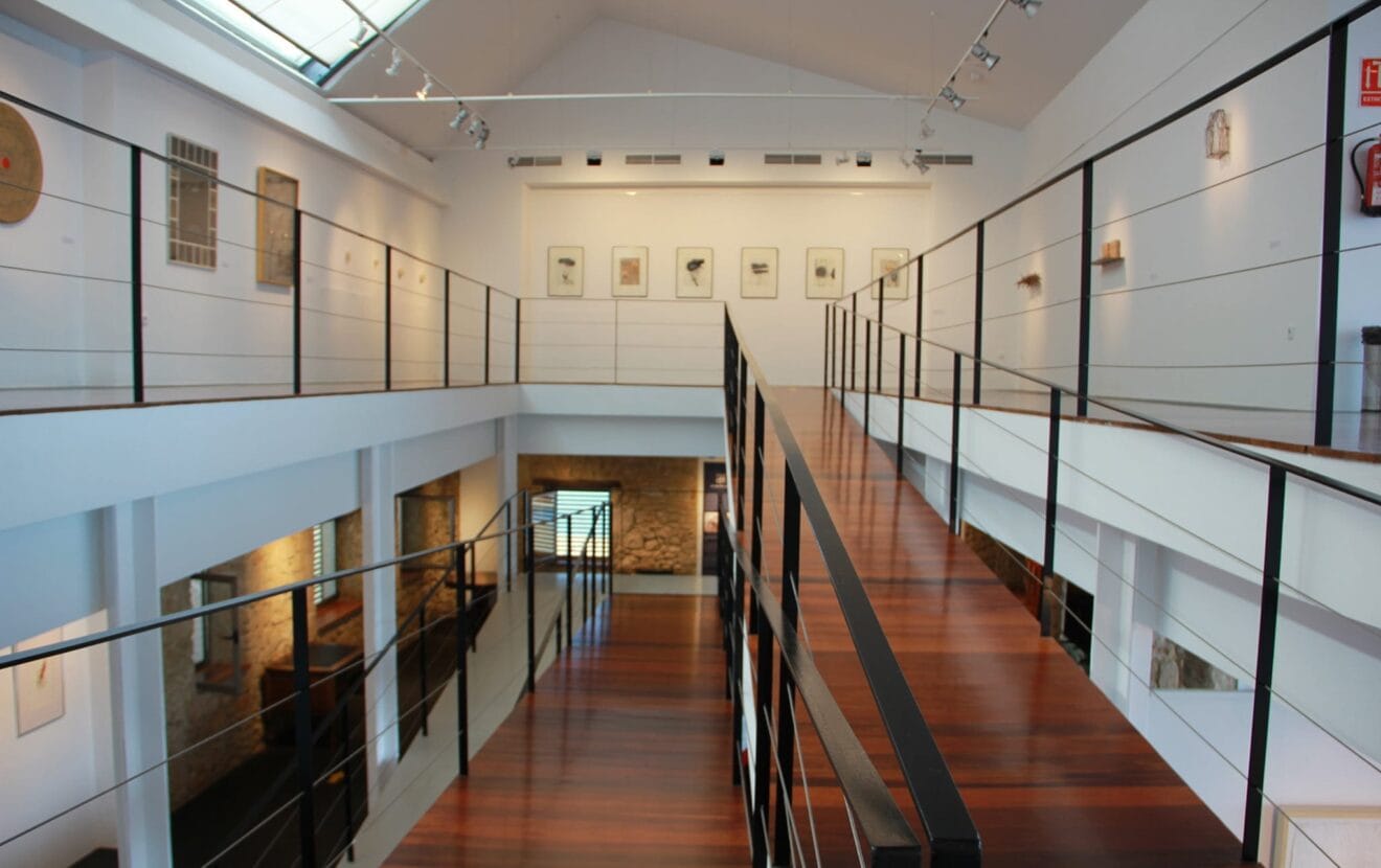 Interior de la sala de exposiciones Casa del Cable