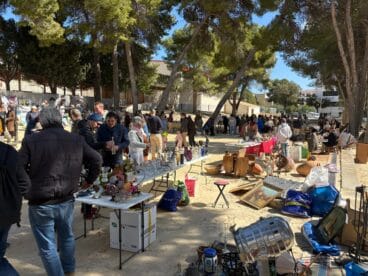 Mercat d’Antiguitats i vintage en el Riurau d’Arnauda de Xàbia (1)