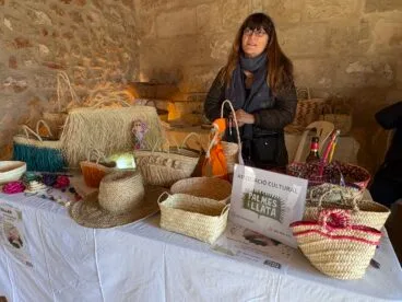 Mercat d’Antiguitats i vintage en el Riurau d’Arnauda de Xàbia (27)