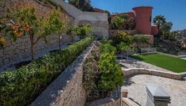 Parcela tranquila en Cumbre del Sol con amplios espacios exteriores