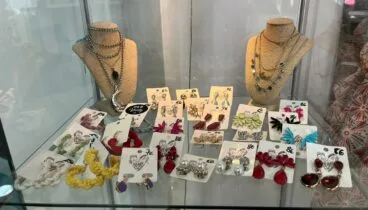 Pendientes collares y pulseras de Vanity Shoes para aportar un toque especial