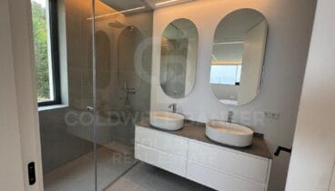 Propiedad de lujo con diseño arquitectónico moderno en Jávea