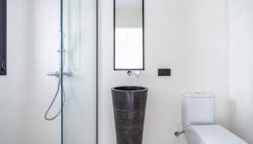 Baños completos con acabados actuales de calidad