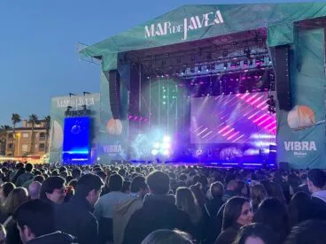 Cientos de personas disfrutaron del primer día de Mar de Jávea  (15)