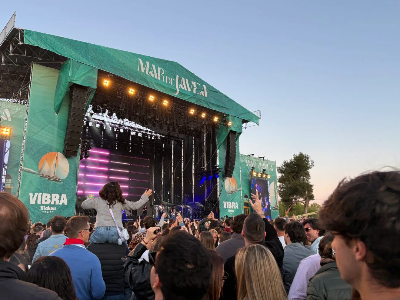 Cientos de personas disfrutaron del primer día de Mar de Jávea  (2)