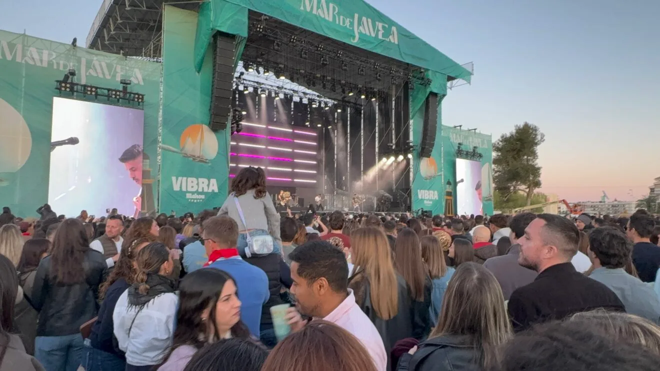Cientos de personas disfrutaron del primer día de Mar de Jávea  (20)