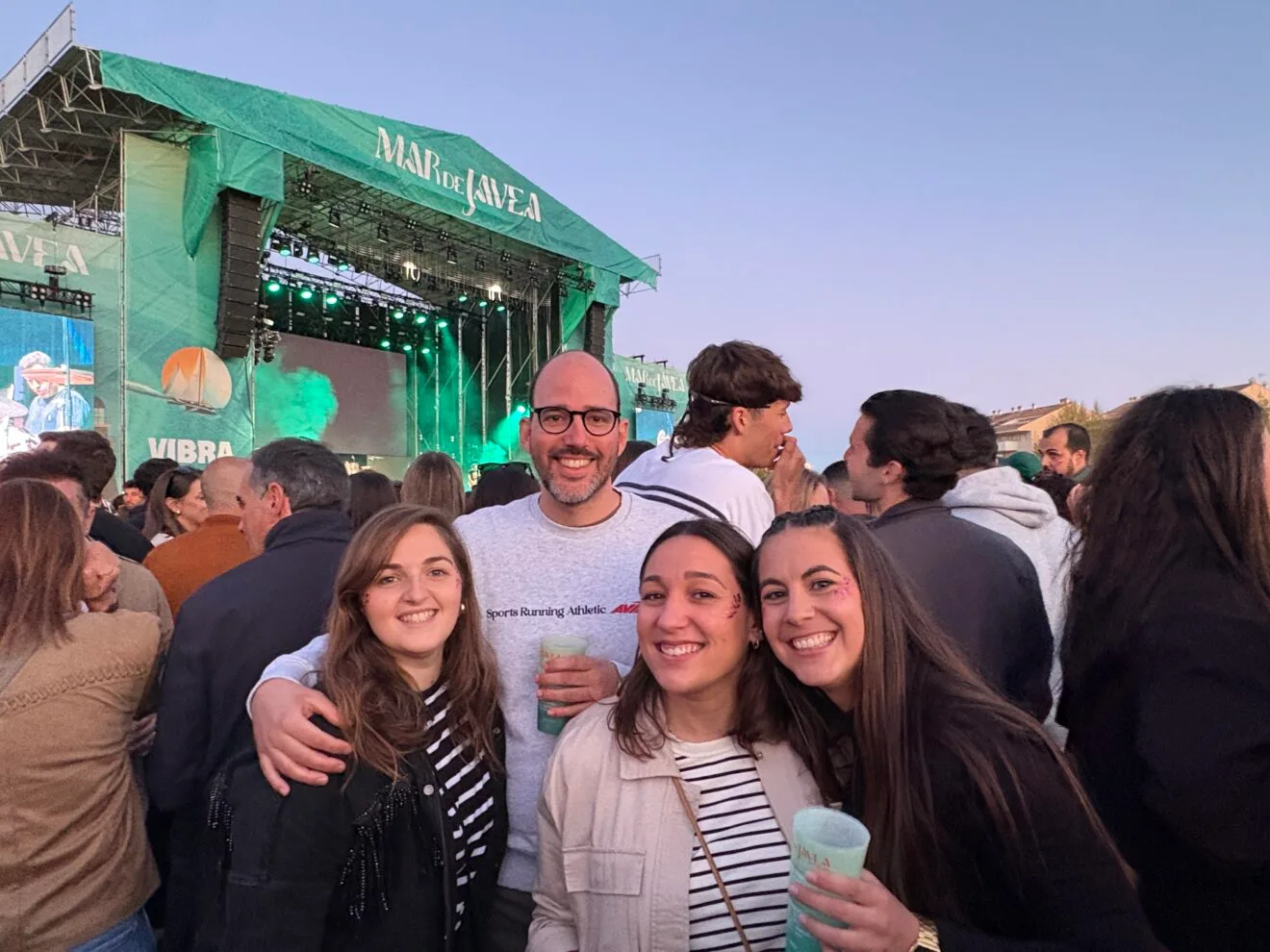 Cientos de personas disfrutaron del primer día de Mar de Jávea  (29)