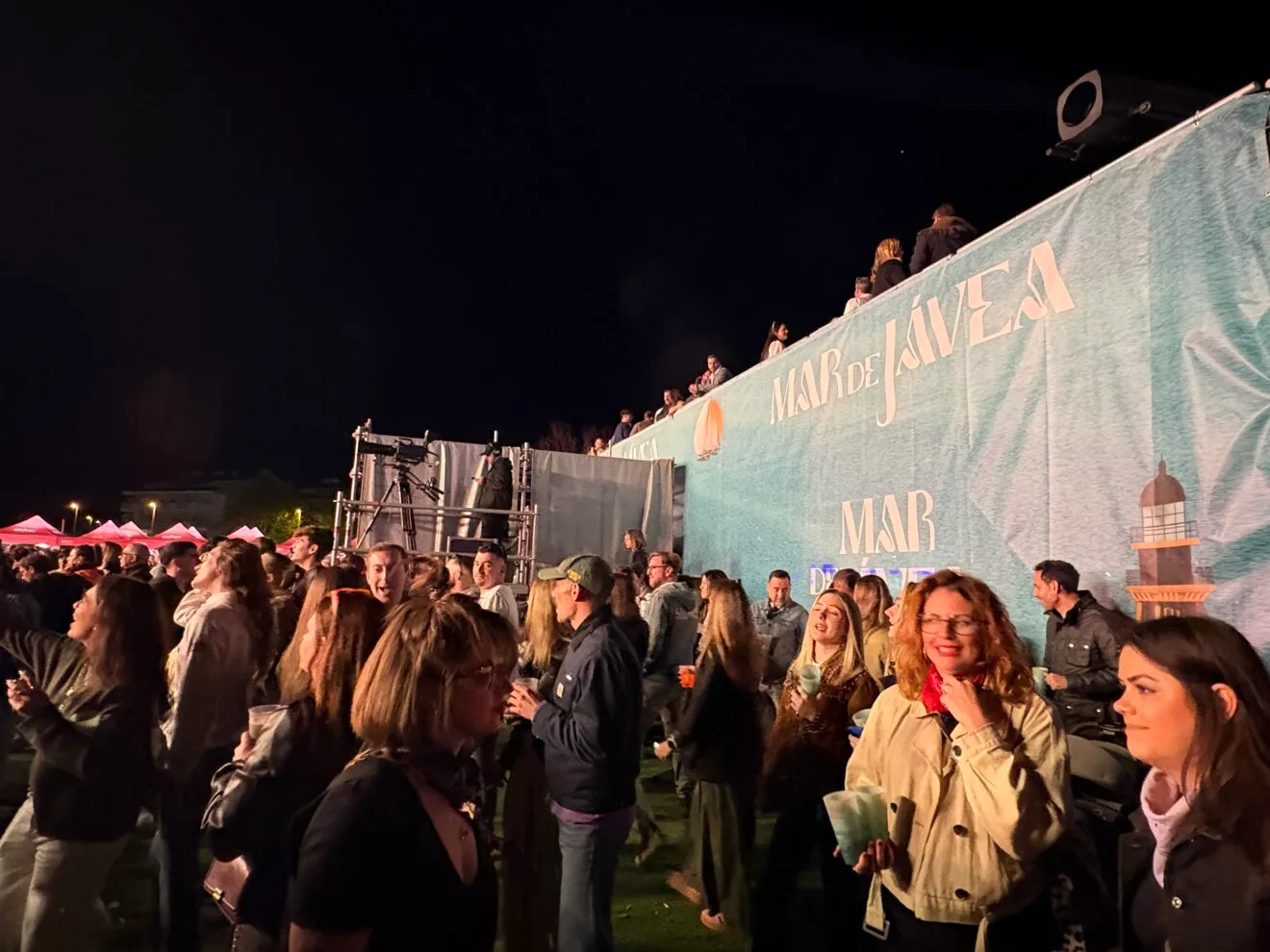 Cientos de personas disfrutaron del primer día de Mar de Jávea  (7)