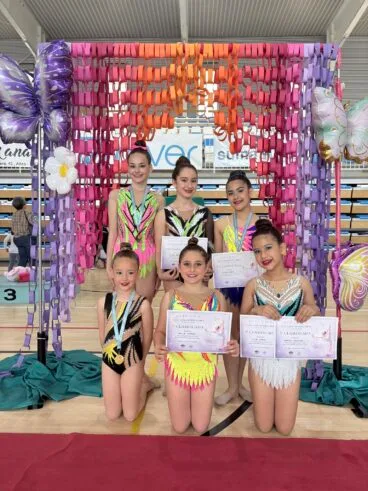 Gimnastas del Club Xàbia en la competición Interclub de Altea