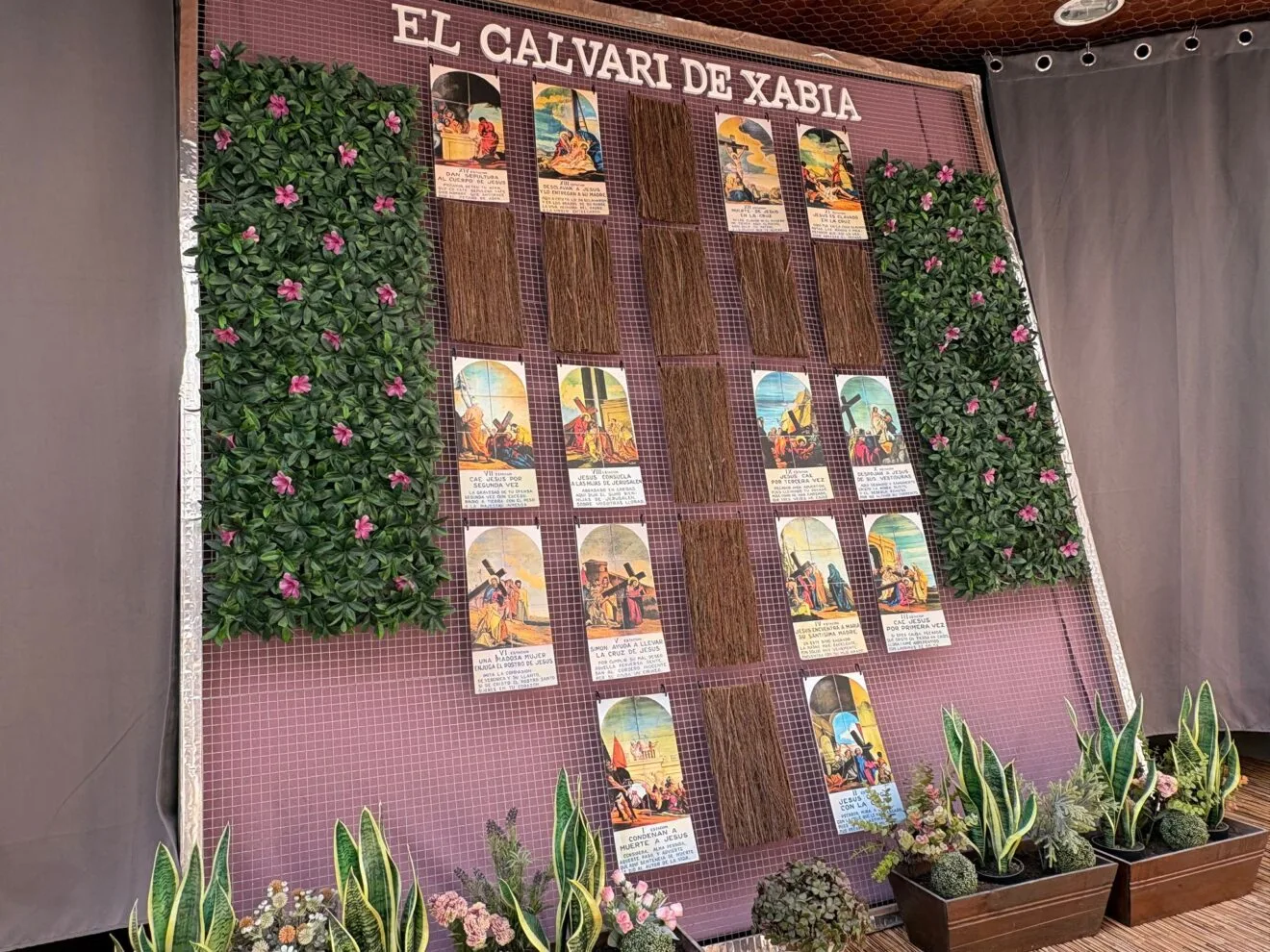 Decoración del Carrer En Forn por Semana Santa (5)