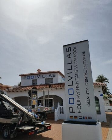 Diseño de fachadas modernas con materiales resistentes