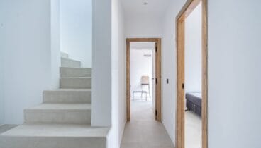 Diseño interior contemporáneo con distribución funcional