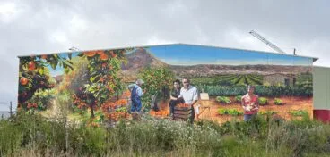 El mural en la nave del Pla de Xàbia que rinde homenaje a una familia y a la historia agrícola local (8)