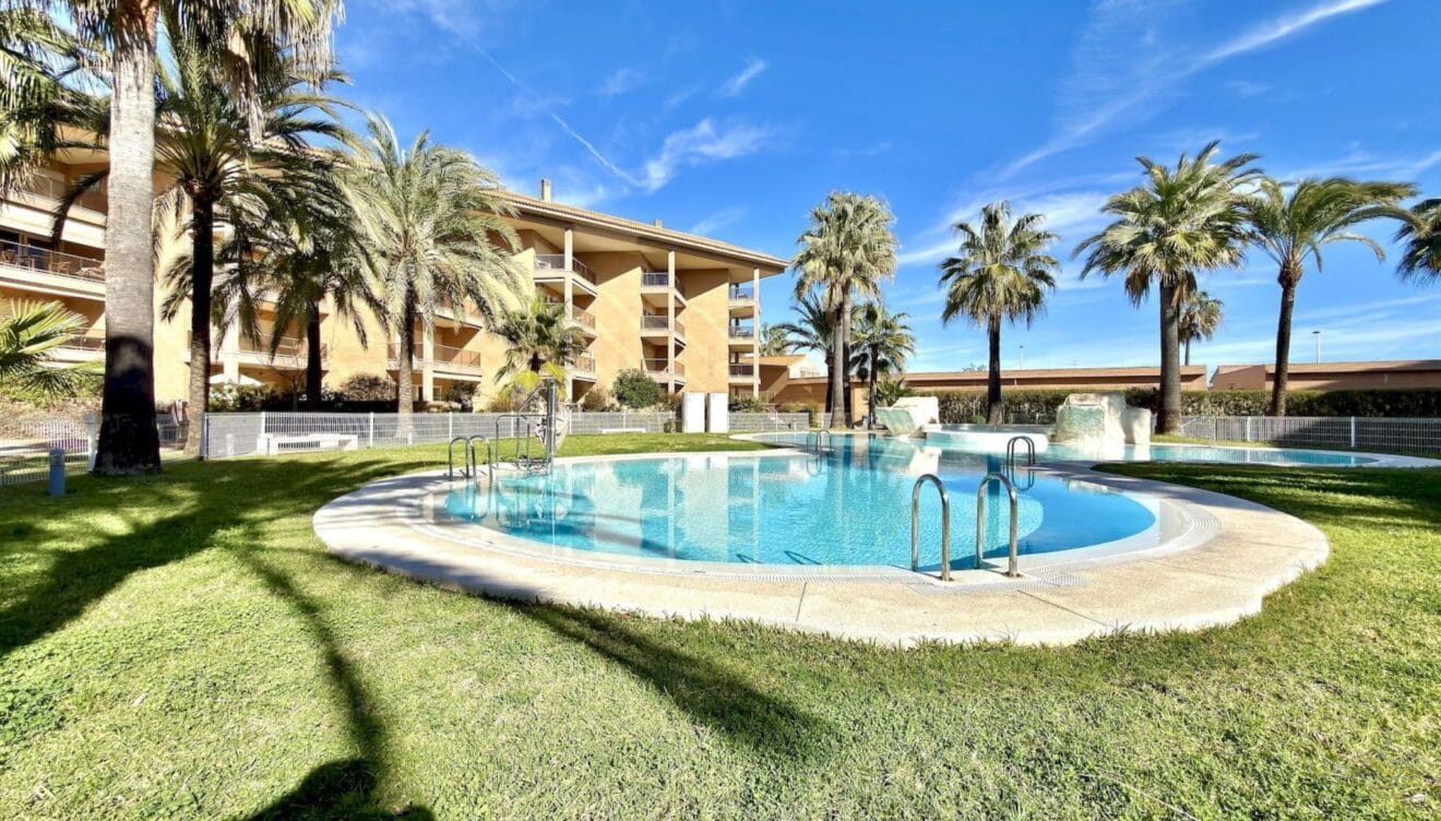 Entorno residencial con todos los servicios cercanos